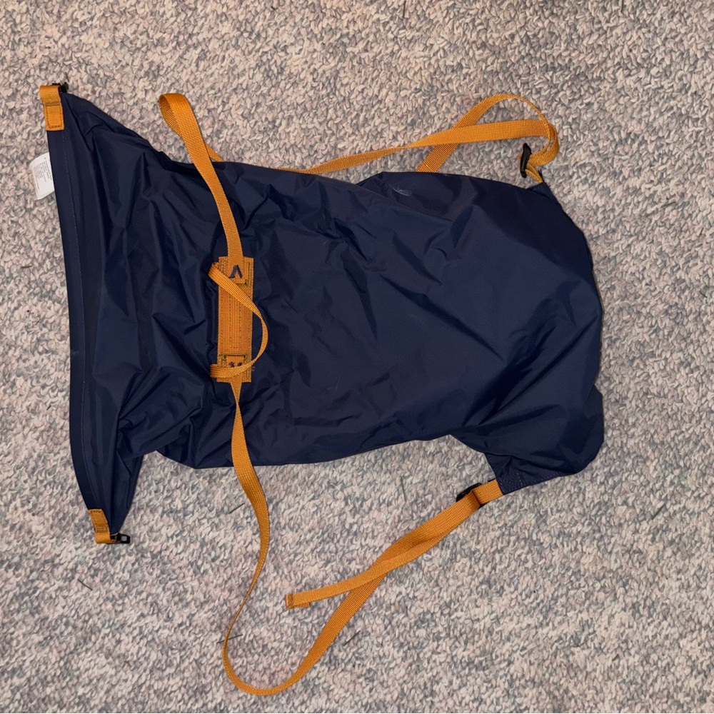 Camping backpack - Picture 2 of 2